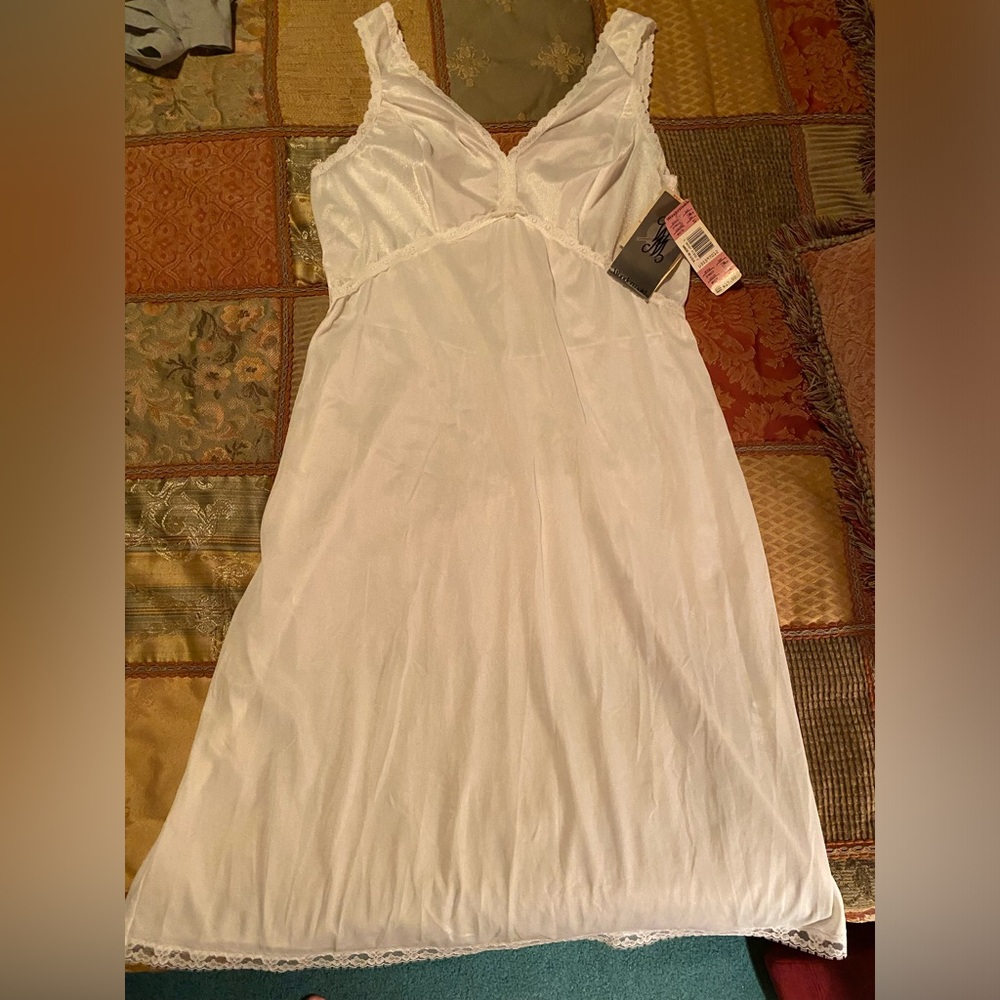 Vintage petticoat, white, never worn, size 36